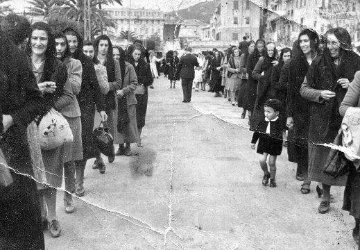 Donne in processione