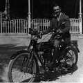 Uomo in motocicletta