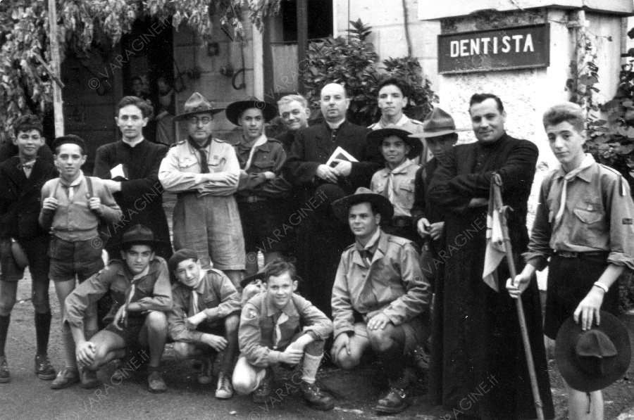Scouts a Santa Giustina con il vescovo Mons. Parodi