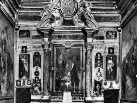 Santuario di Santa Caterina - L'altare.