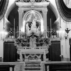 Interno chiesa della croce di Castagnabuona