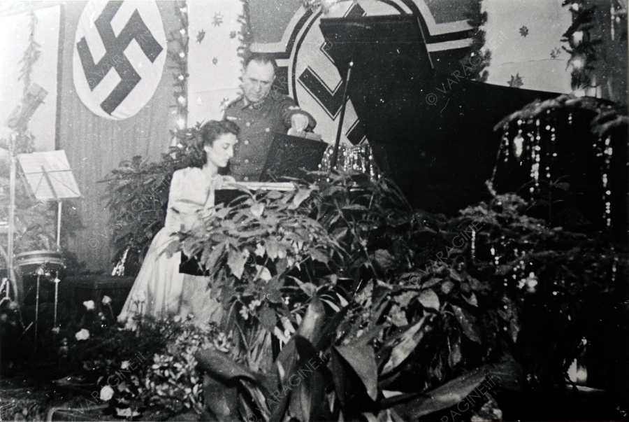 Festa al Grand Hotel occupato dai nazisti