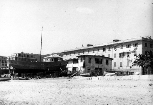 1949 il cantiere Pietro Ghigliotto dalla spiaggia