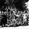 Gruppo militari nel giardino dei Bergamaschi