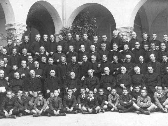 Gruppo sacerdoti