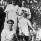 Gruppo di ragazze